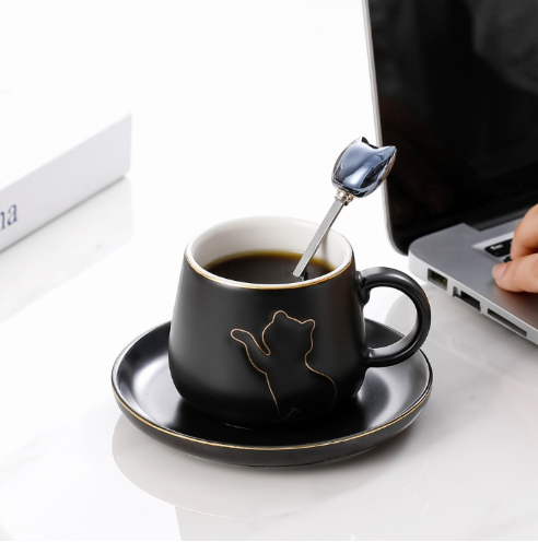 Black & White Cat Couple Mugs – Creative Embossed Coffee Cups