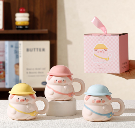 Cute Pig Ceramic Mug – Birthday Mug with Lid & Spoon