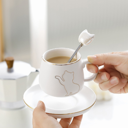 Black & White Cat Couple Mugs – Creative Embossed Coffee Cups