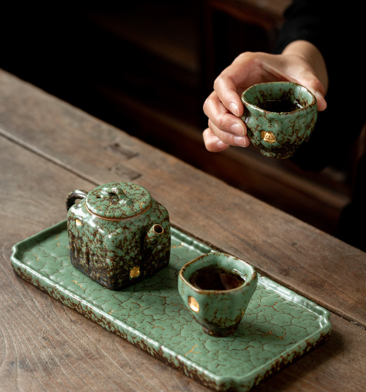Moss Rock Antique Master Tea Cup – Emerald Green Ceramic Gongfu Cup